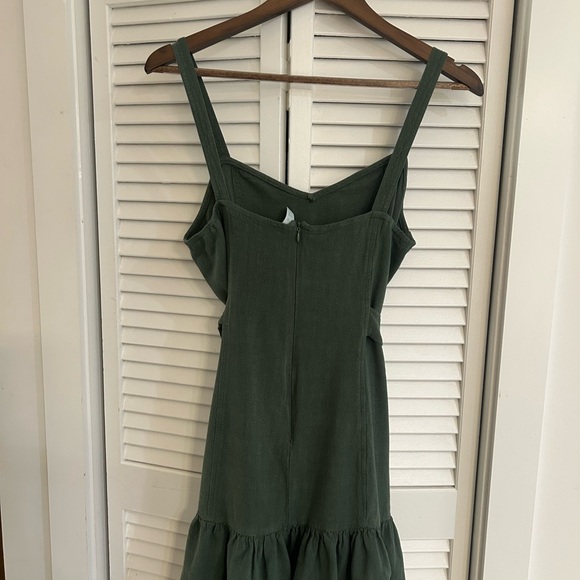 Sleeveless Green Tie-Waist Mini Dress with Ruffle Hem - Picture 7 of 9